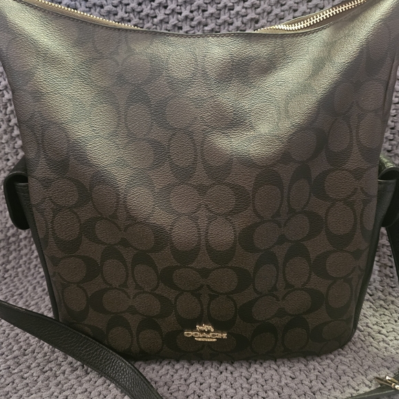 Authentic Coach Signature Pennie Shoulder Bag - Picture 3 of 16